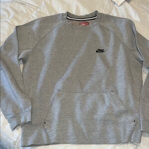 Nike Men's Light Gray Crewneck Sweater